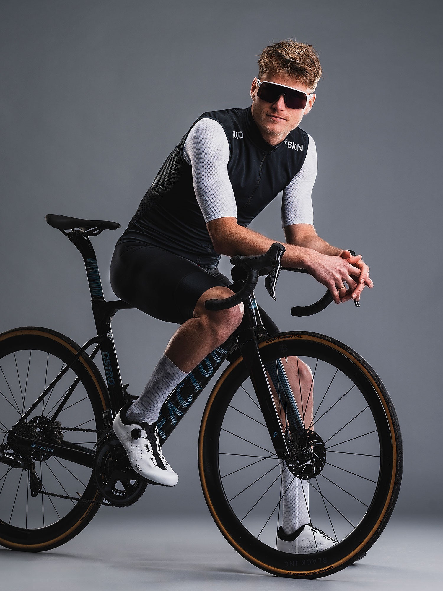 10056013